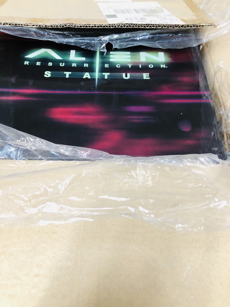 RARE SIDESHOW Giger NIB ALIEN RESURRECTION Alien Warrior Statue UNOPENED