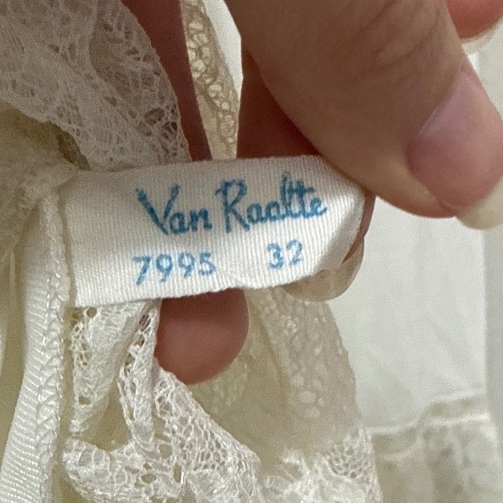 Vintage 1960's Van Raalte Lace Trimmed Full Slip Dress Size 32 Ivory Medium