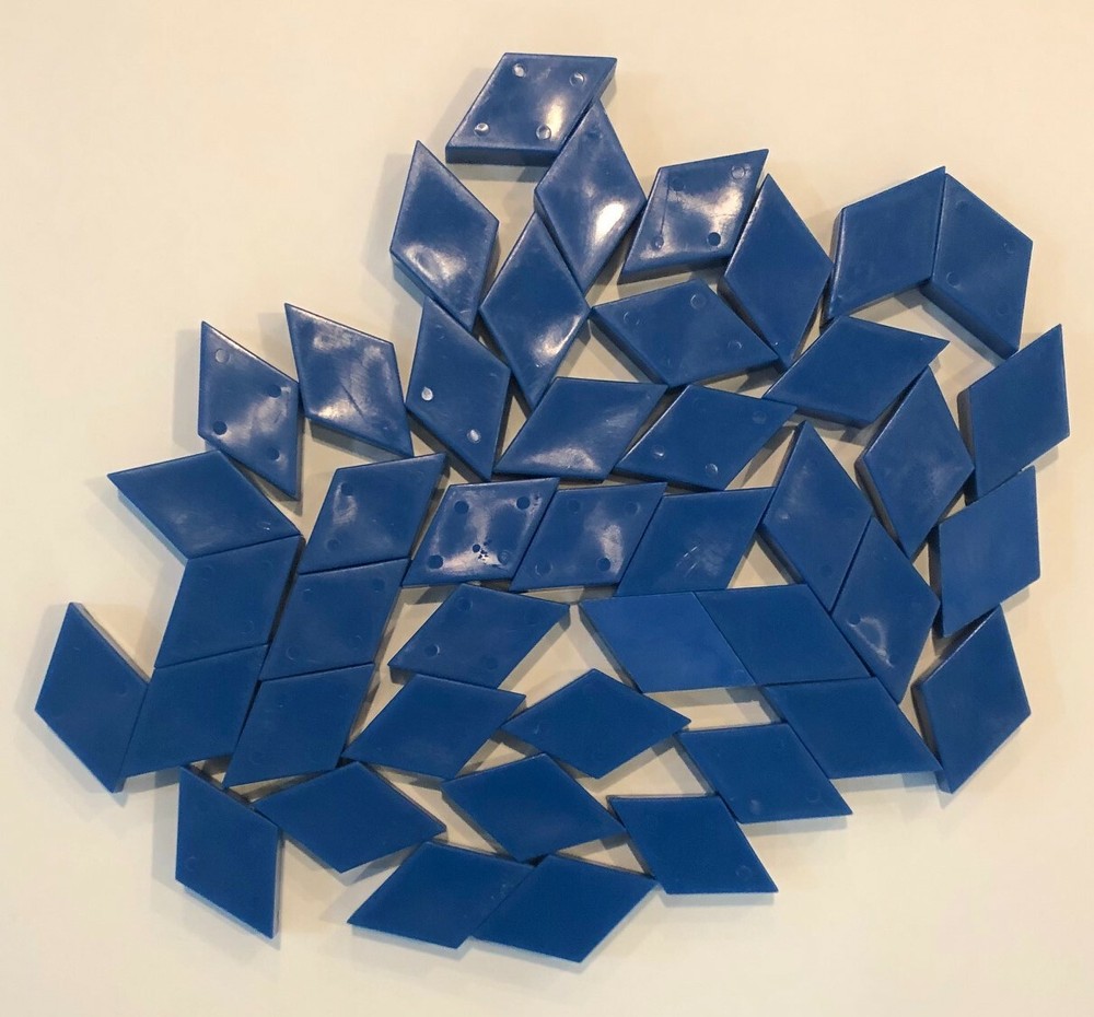 142 PLASTIC TANGRAM / PATTERN BLOCKS - Manipulatives (6 different shapes/colors)
