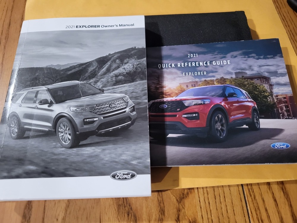 2021 FORD EXPLORER  OWNERS MANUAL & CASE  ( QUICK REF)