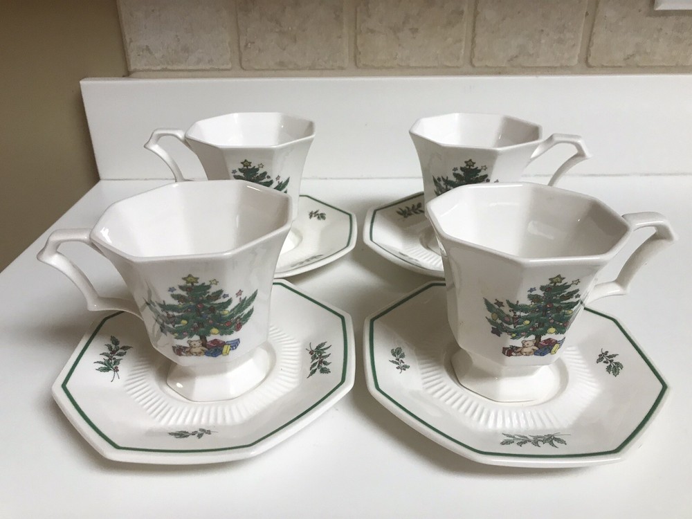 Nikko Christmastime Octagonal Cups and Saucers