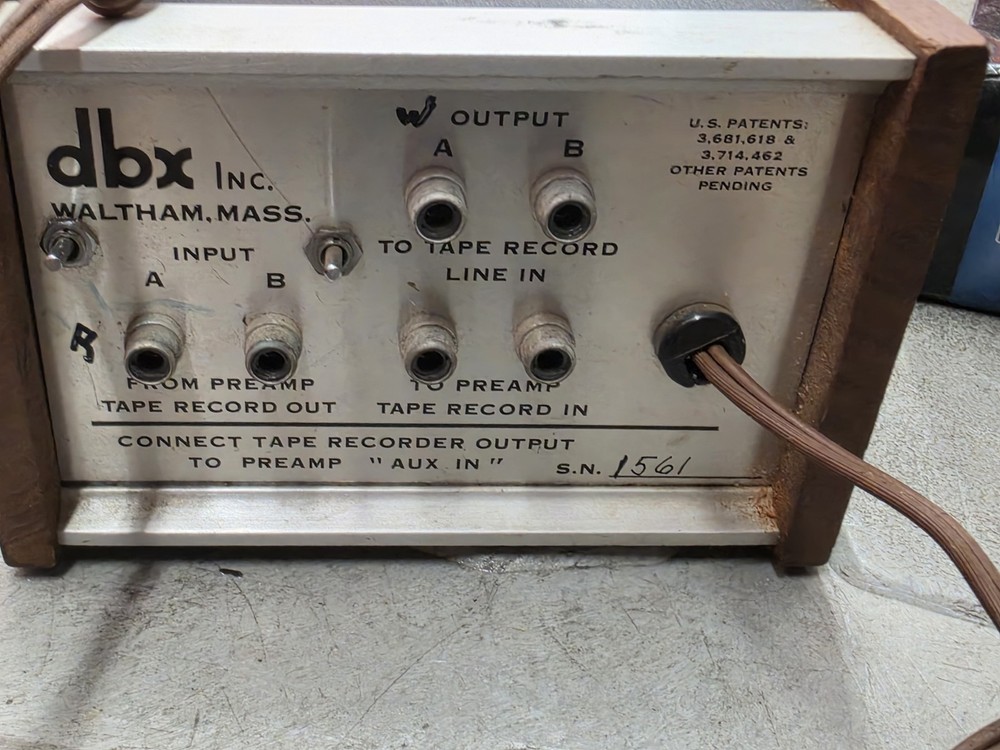 DBX 119 Decilinear Compression Expander Stereo Dynamic Range Enhancer (UNTESTED)