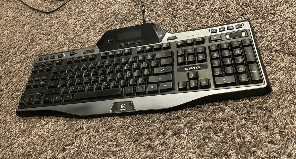 G510 Logitech Wired Gaming Keyboard Backlit LCD Programmable (Please Read)