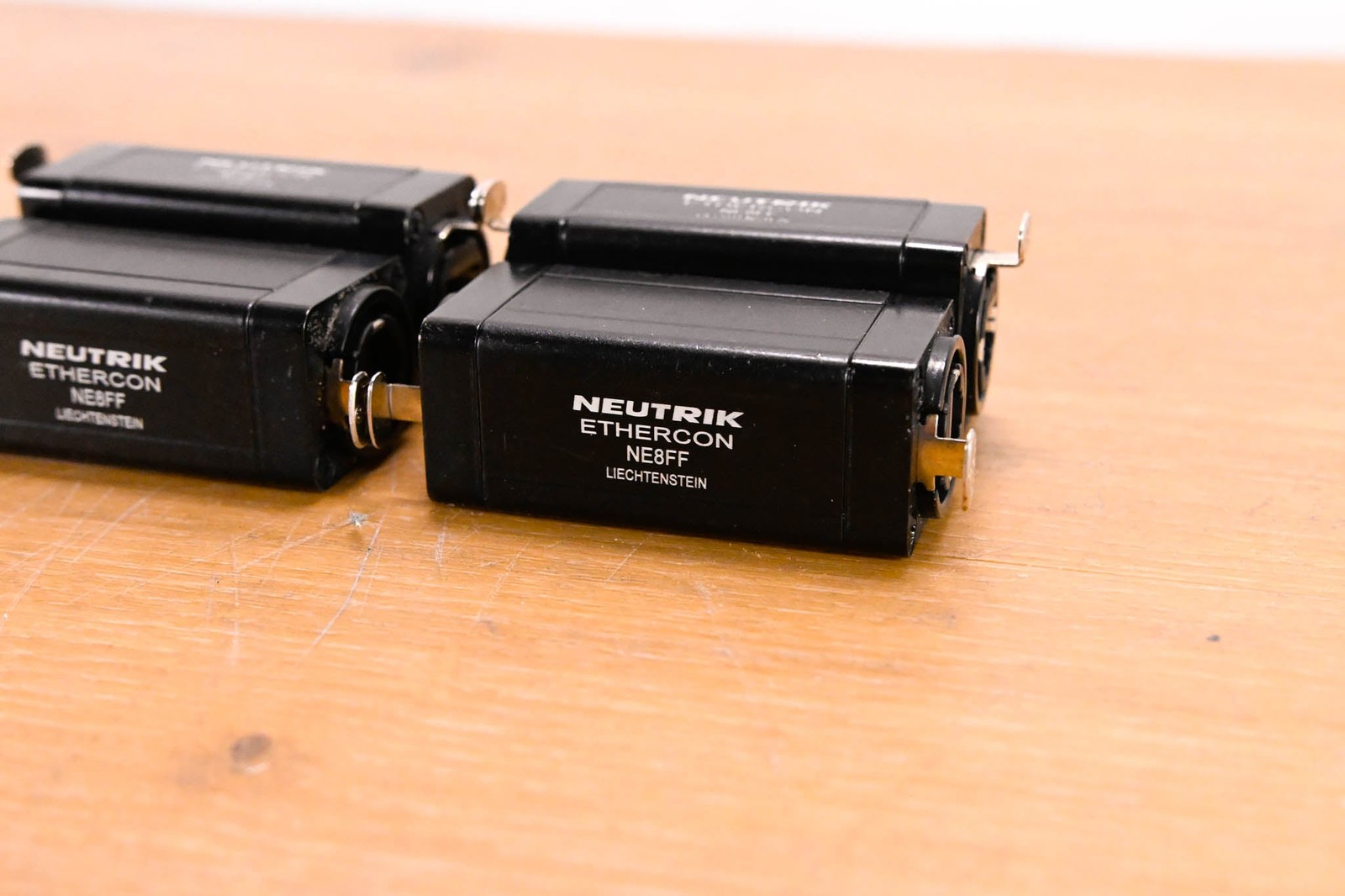 Neutrik NE8FF etherCON RJ45 Feedthrough Coupler Adapter (Pack of 4) CG01XVQ