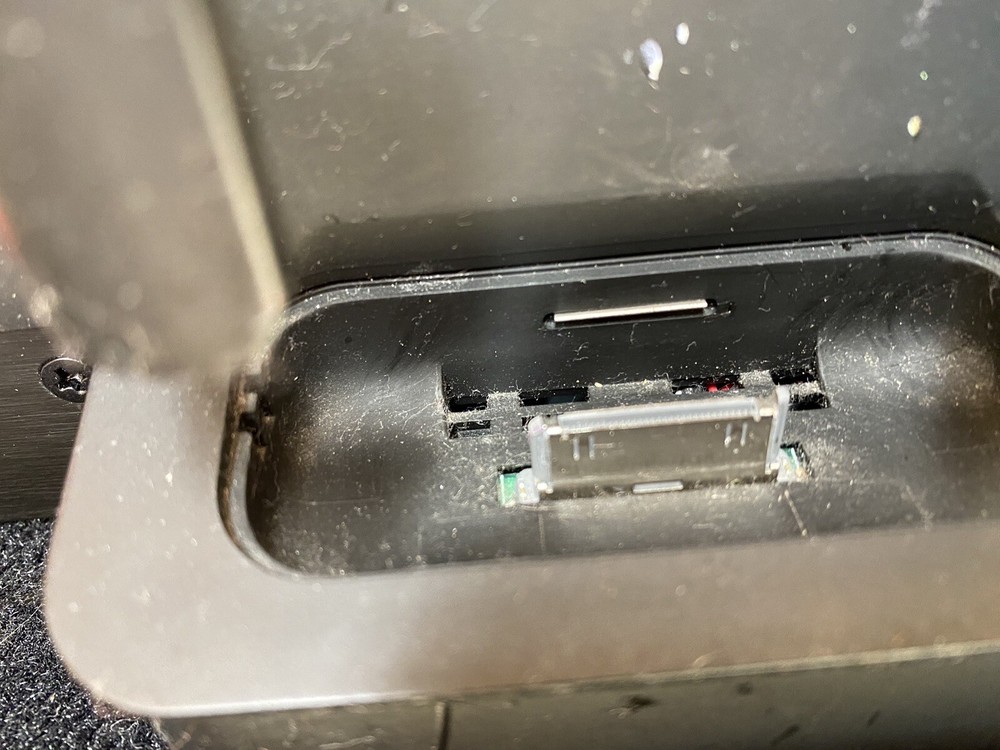 Numark iDEC A/V Playback and Recording Rack Interface for iPod UNTESTED TURNS ON