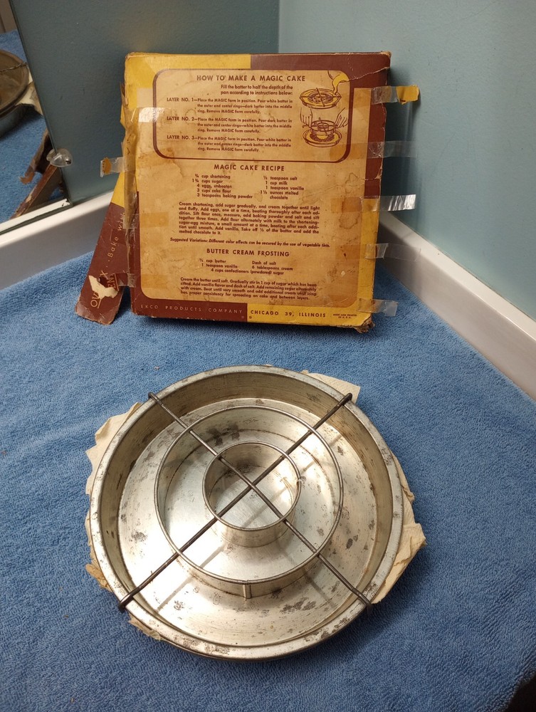 VTG Ovenex Magic Cake Pan Set