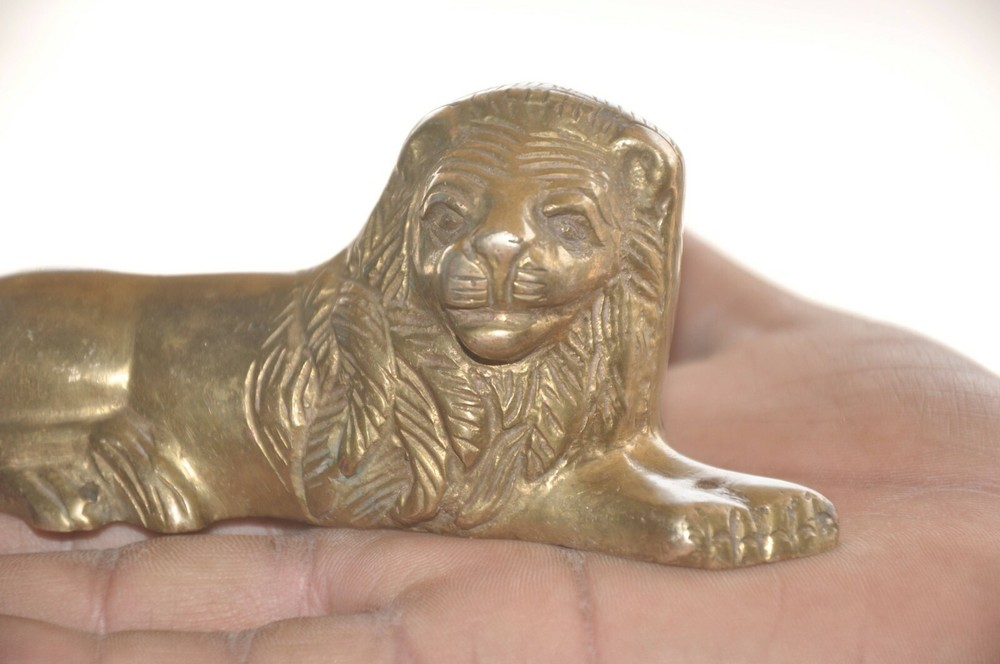 Old Brass Solid Fine Quality Engraved Handcrafted Lion Figurine