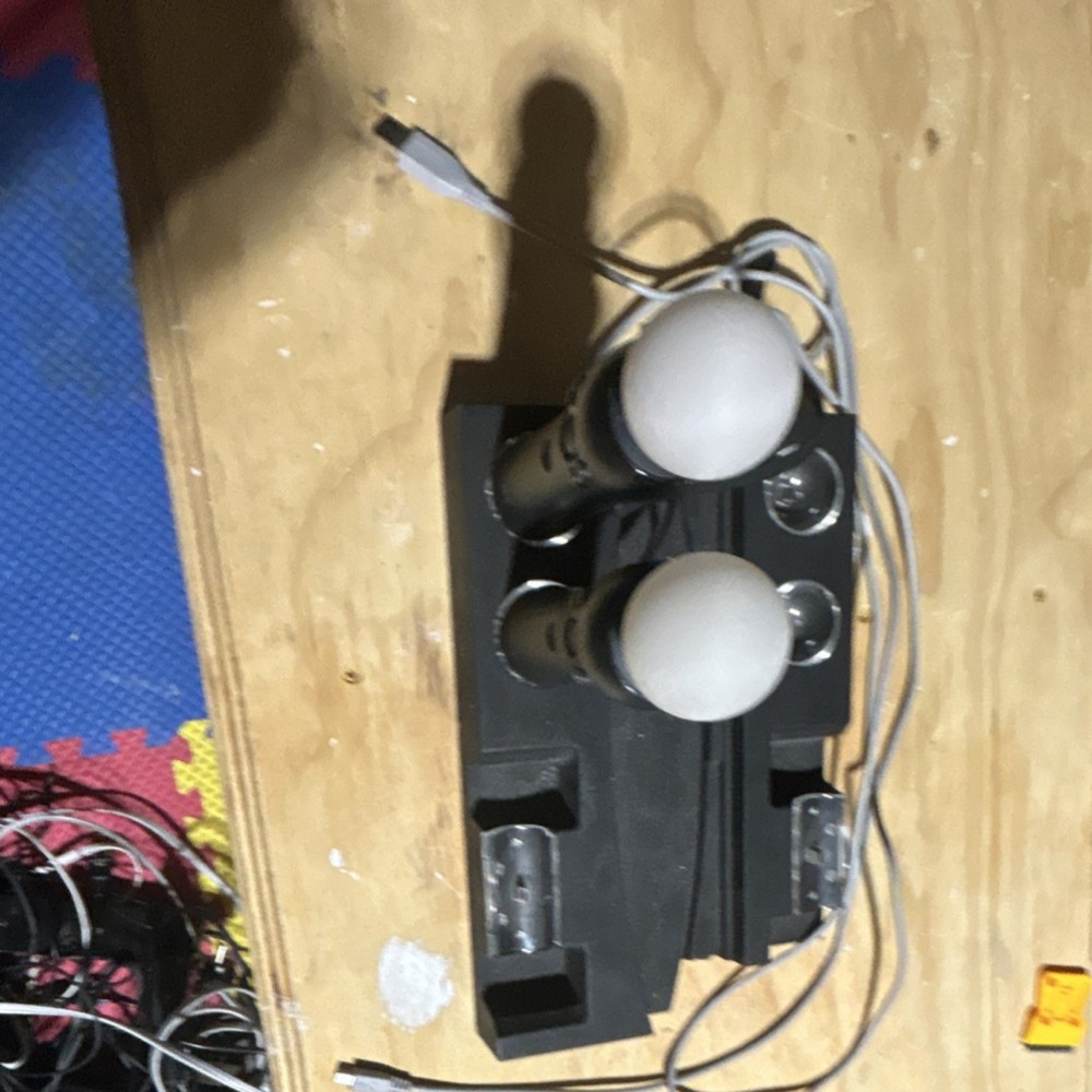 Sony PlayStation Move Motion Controllers Ergonomic Charging Dock PS3 bundle