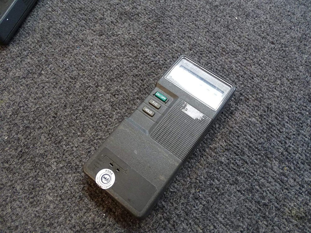 FLUKE 51 KJ thermometer