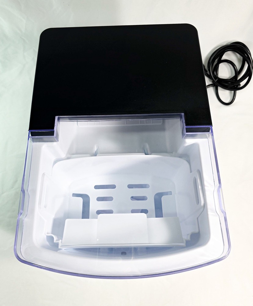 Igloo Black Automatic Countertop Ice Maker 33 lb Per Day Large/Small Cubes (C4)