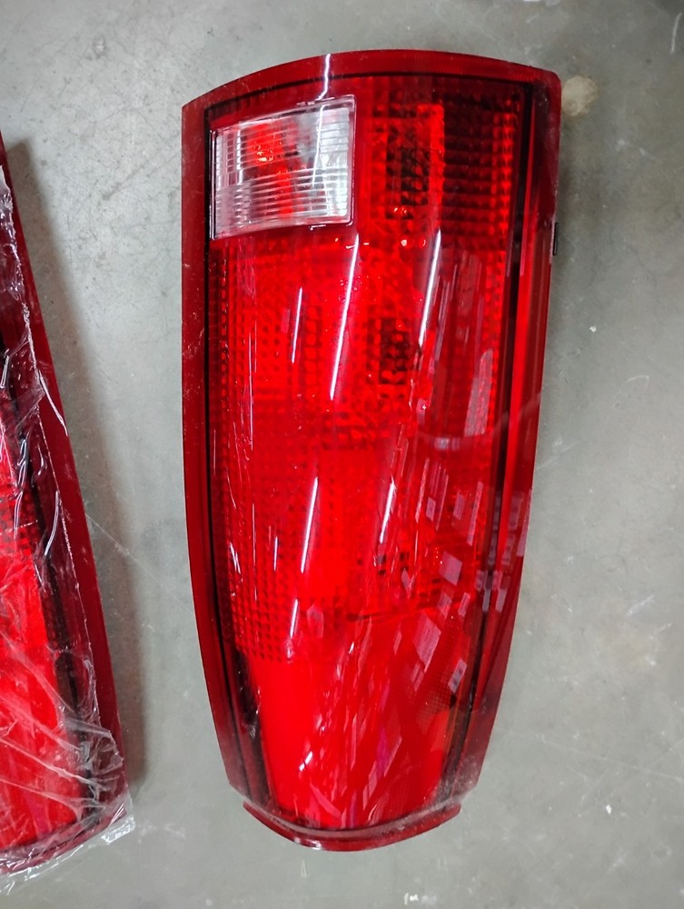 1989-2001 Chevrolet Silverado tail lights