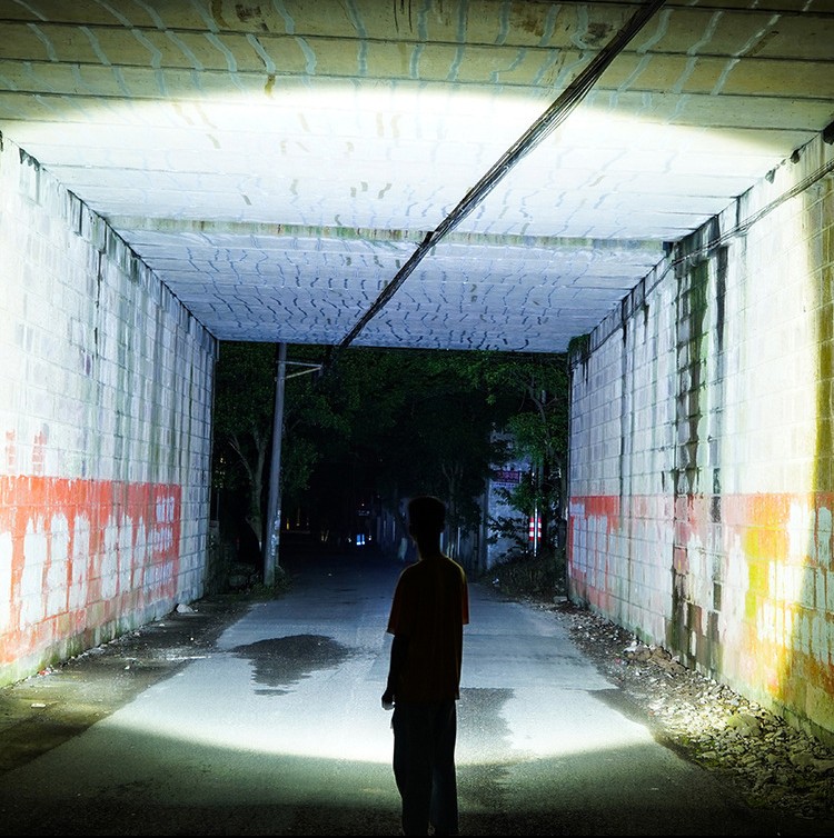 Powerful LED flashlight Tactical flashlight rechargeable work light 4 lighting