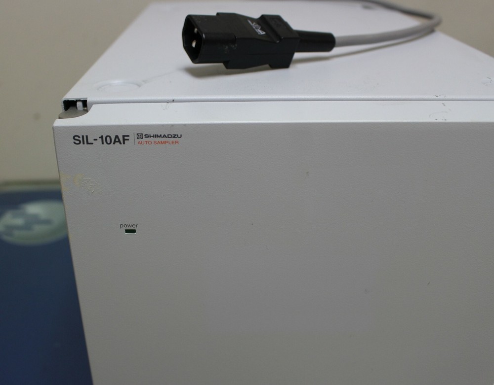 SHIMADZU SIL-10AF AUTO SAMPLER with Sample Holder