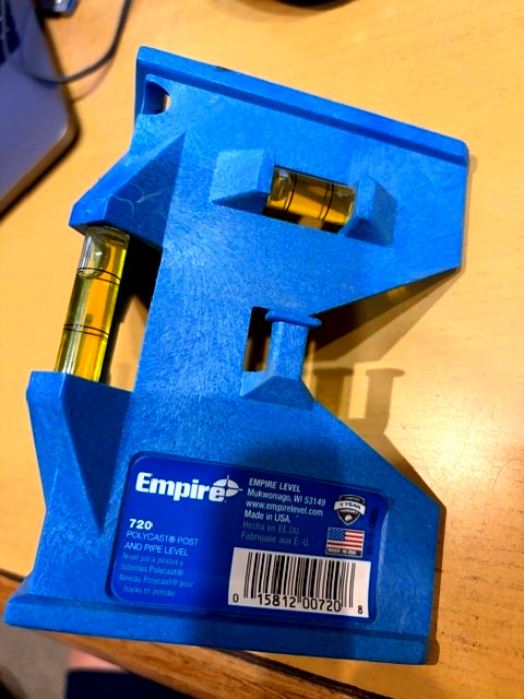 Level & Tool 750 Blue Post & Pipe Level - very handy leveling device