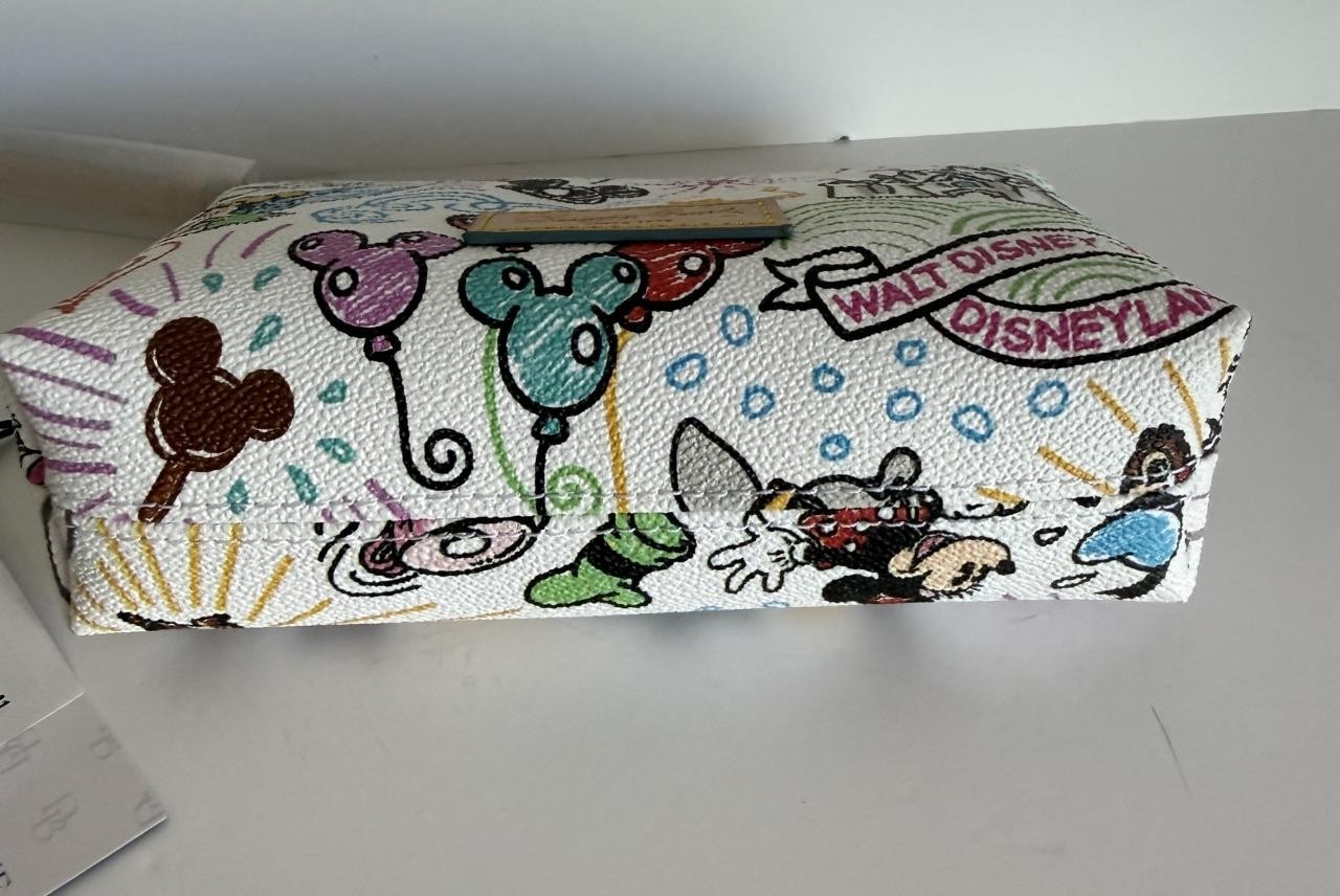 Disney Dooney & Bourke Sketch Cosmetic Case NWT This Placement