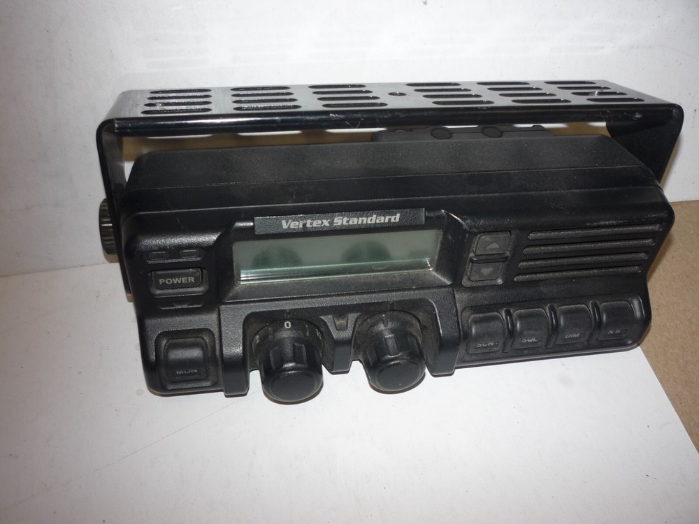 VERTEX STANDARD 2-WAY RADIO HEAD UNIT - UNTESTED