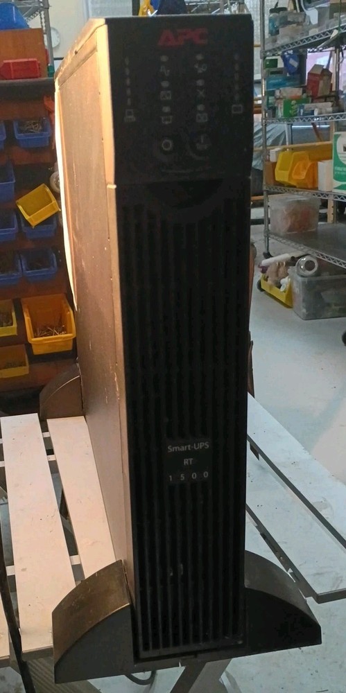 APC UPS: SURTA1500XL