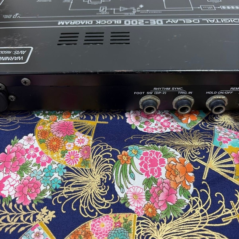 BOSS DE-200 Digital Delay effecter shipped from Japan