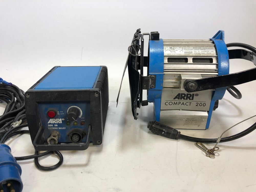 Arri compact 200w HMI lighting kit