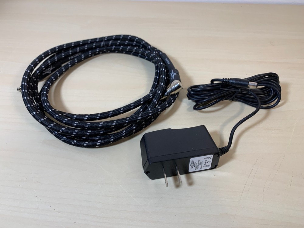 BOSS ME-25 Guitar Multi-Effects Processor w/ box + Inst Cable + 9v Power Adaptor