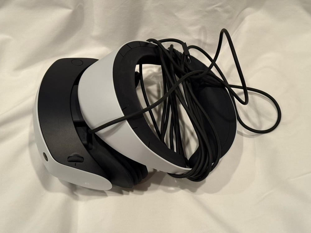 Sony PlayStation PSVR2 PS5 VR2 Core Goggles Good Condition
