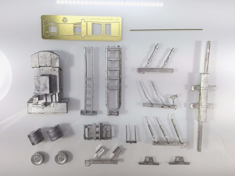 N Scale Kalmar Container Loader Kit - Model Railroad by Showcase Miniatures (21)