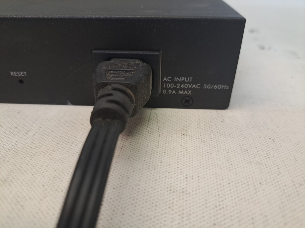 ZyXel GS-1524 L2 Web Managed Gigabit Ethernet Switch USED