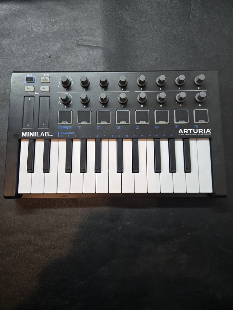 Arturia MiniLab MKII MIDI Controller Keyboard 25-Key White