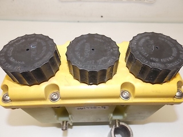 Tilton 3 Chamber Brake And Clutch Fluid Reservoir (AN -4 Fitting) race 061725-9