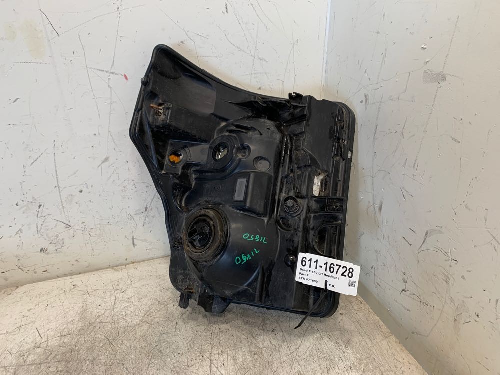 2011 Ford F550 Headlight (611-16728)
