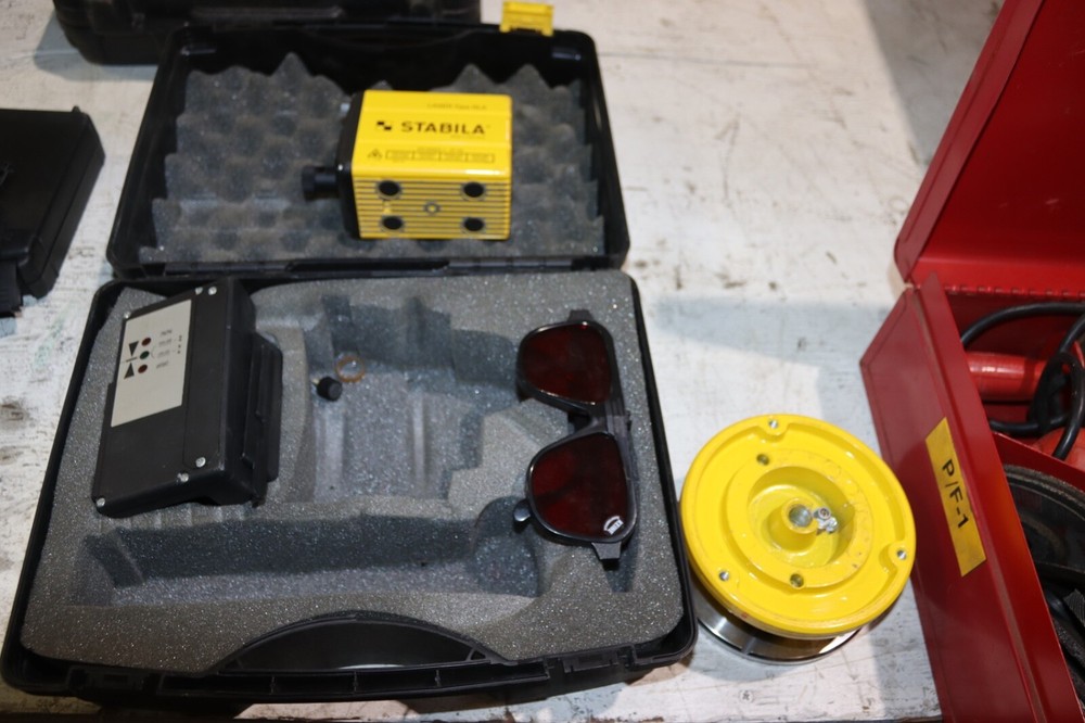 STABILA RLX LASER  W/CASE