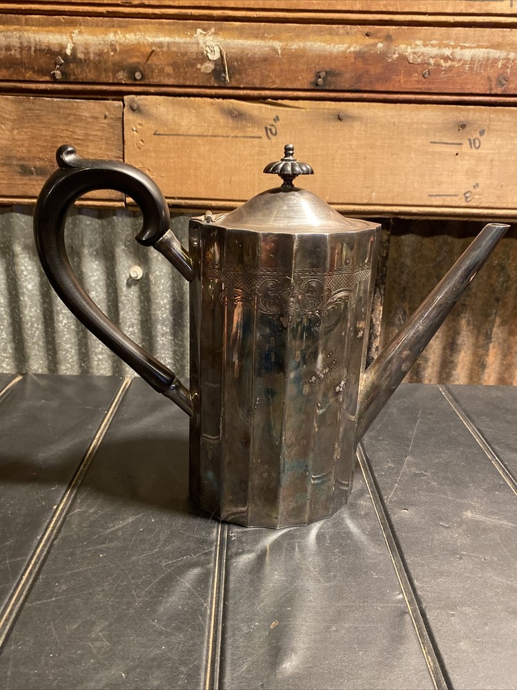 LUNT Silver Plate Coffee / Tea Pot Creamer Sugar Set 100-E