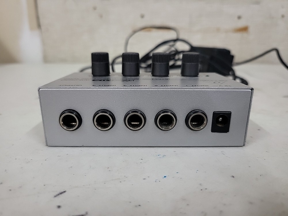 Behringer HA400