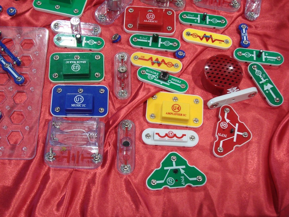 Lot Snap Circuits Electronics 101 + Projects 1-101 Parts Pieces Stem Learning