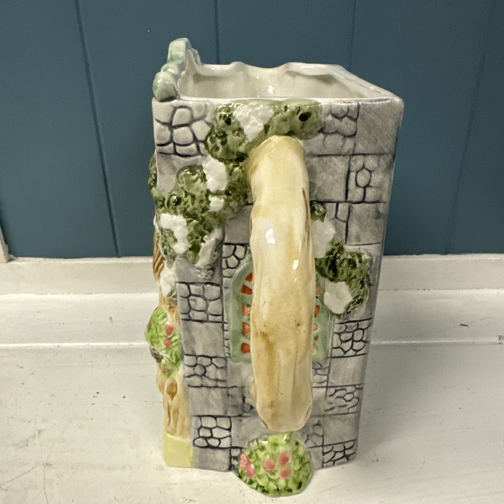 VINTAGE HERITAGE MINT LTD. CERAMIC PITCHER MEDIEVAL STYLE BUILDING