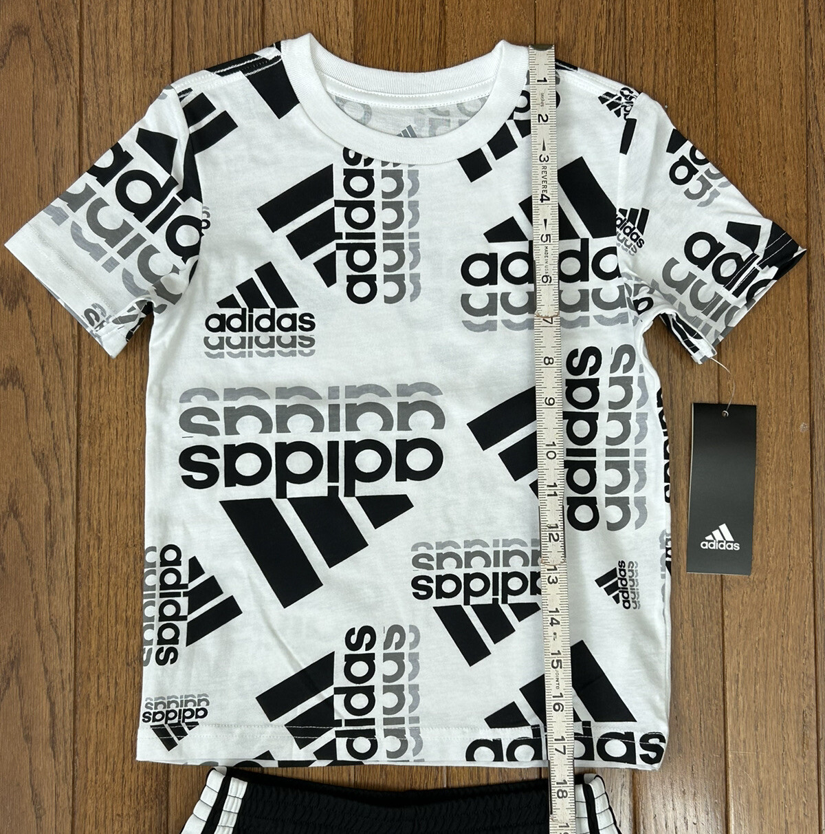 New Adidas Boy's Outfit T-Shirt Tee & Shorts big Logo Size 4 MSRP $38 (D21)