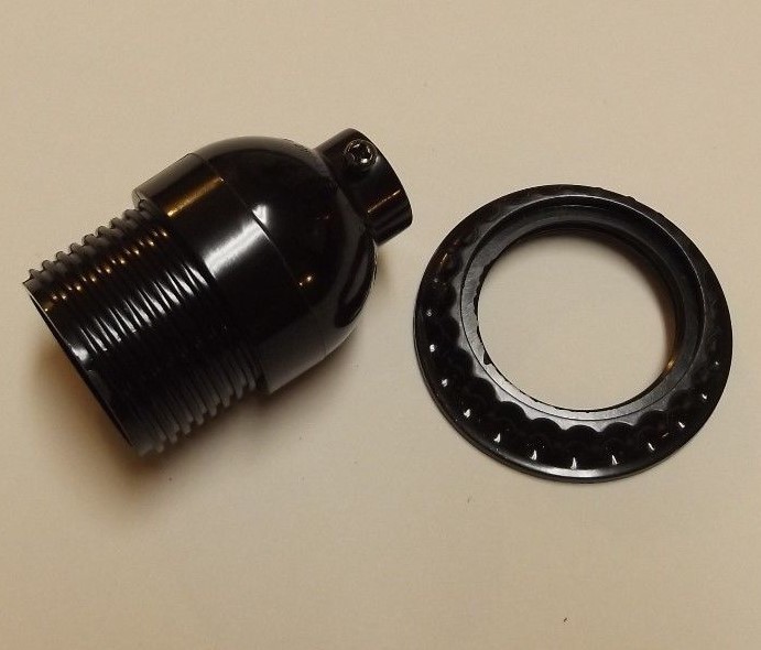 BLACK PHENOLIC SHORT KEYLESS THREADED LAMP SOCKET WITH RING E26 NEW 30539J