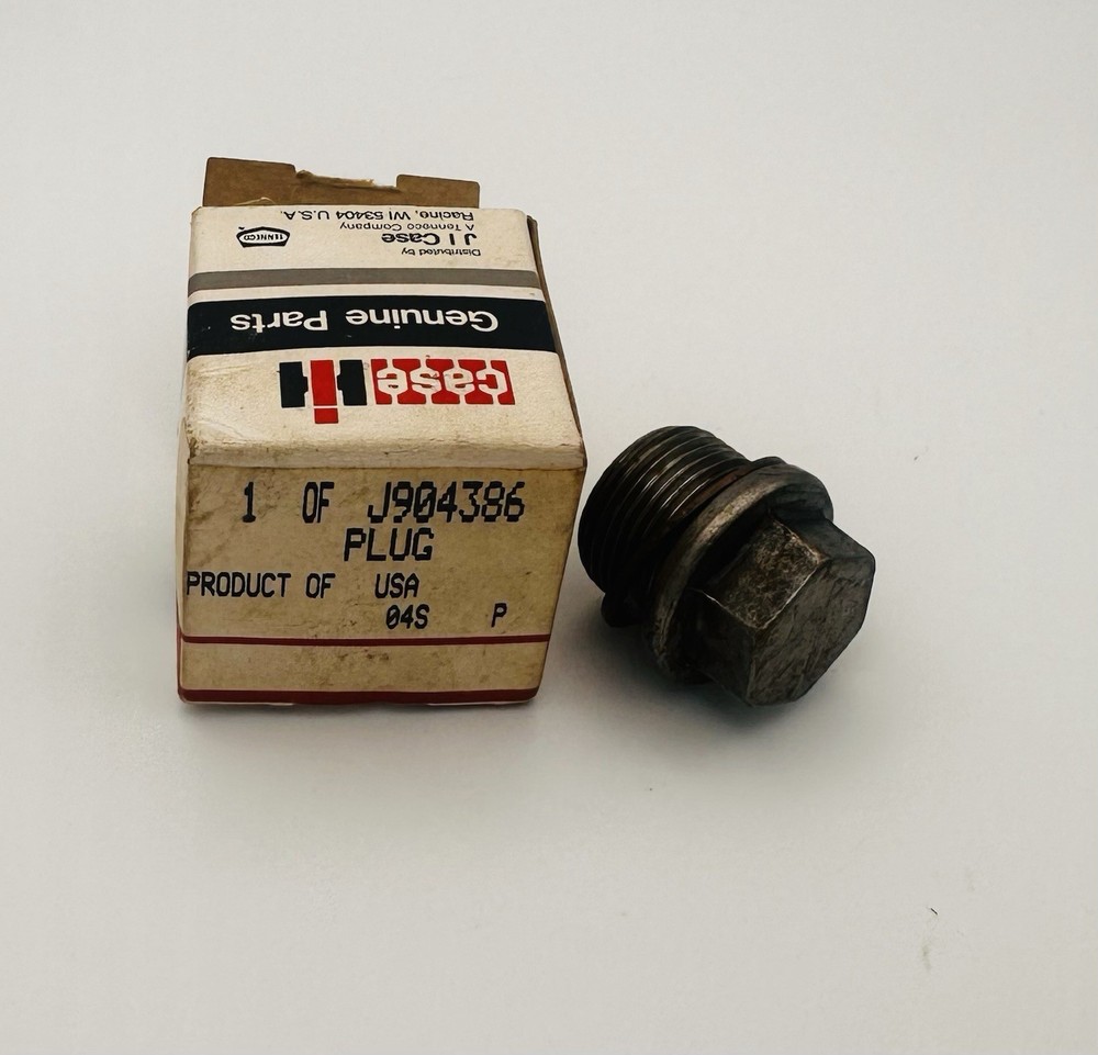 J904386 Case IH Plug