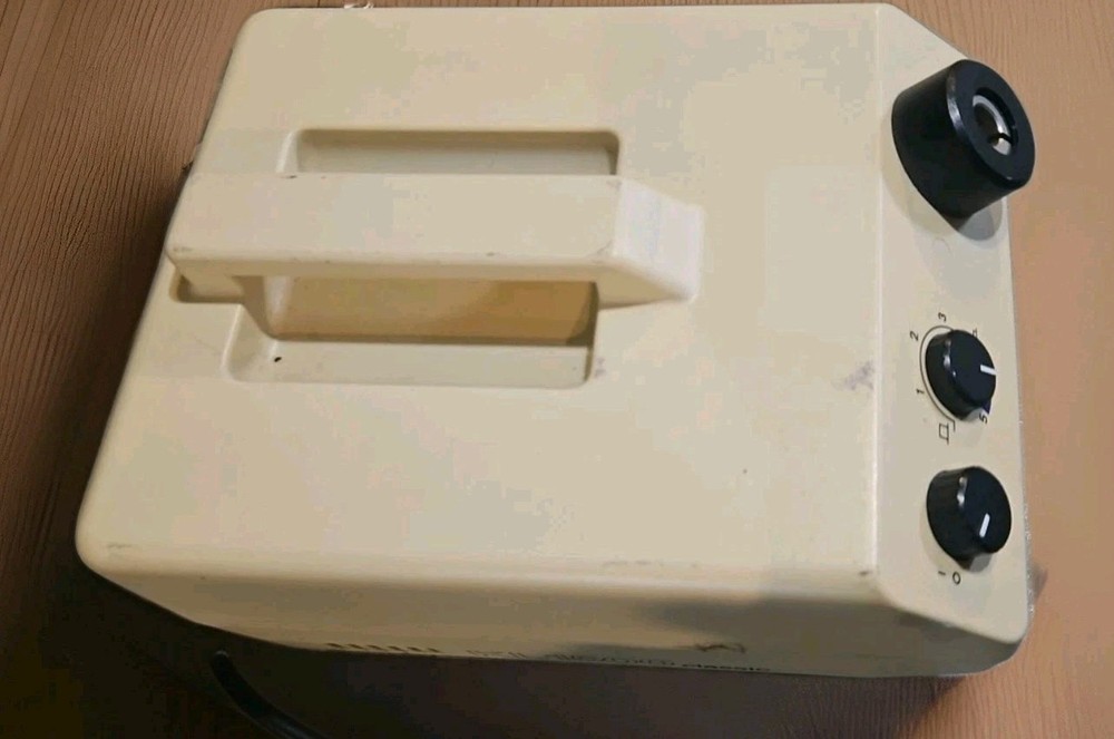 Schott KL1500 Electronic Microscope Fiber Optic Light Source