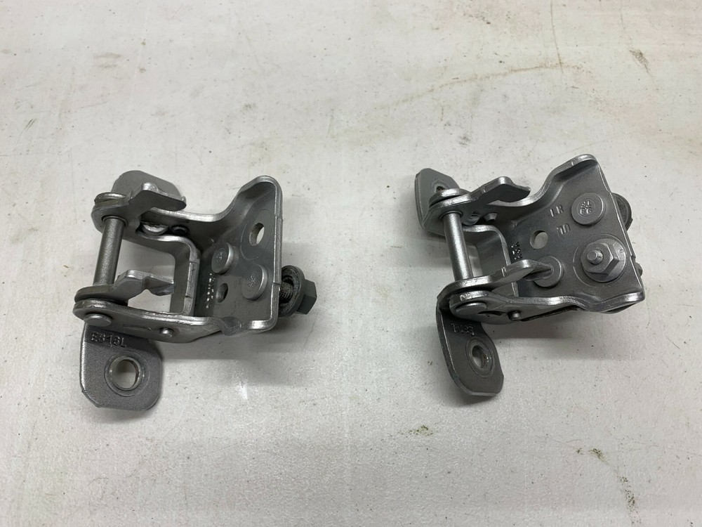 2011-2014 FORD EDGE LEFT SIDE REAR DOOR HINGES UPPER AND LOWER PAIR SET SILVER
