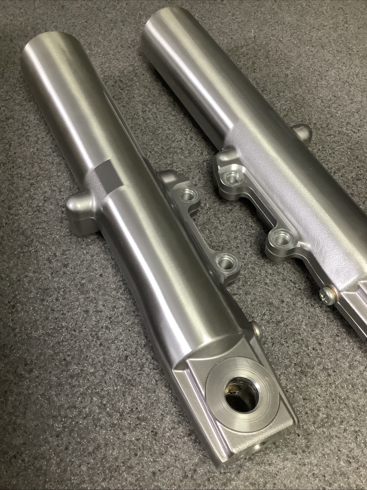 Harley Davidson 46495-06 / 46502-06 09-13 Touring Right Left Fork Slider (M56B)