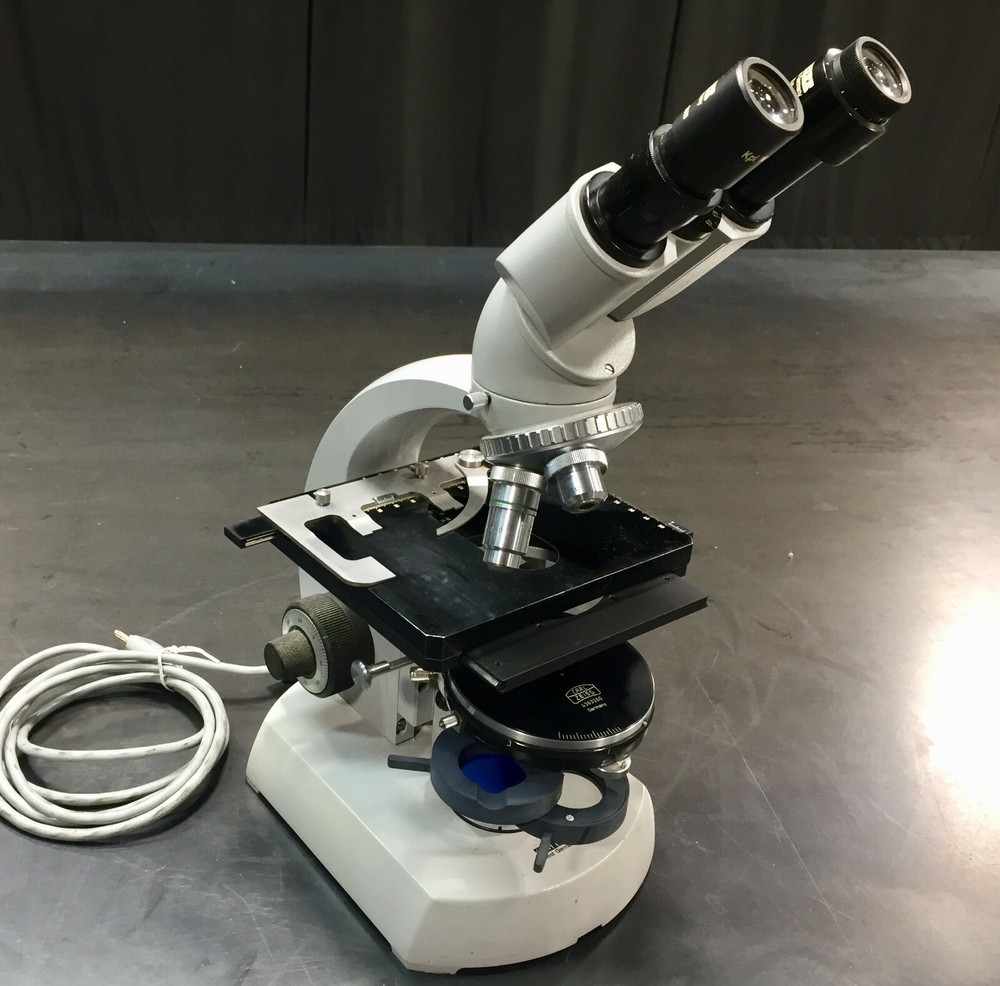 Carl Zeiss Microscope w/ 2 Objectives