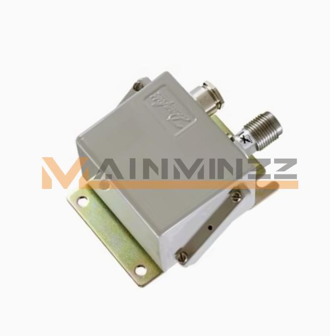 One NEW Danfoss 084G2114 Pressure Transmitter Sensor