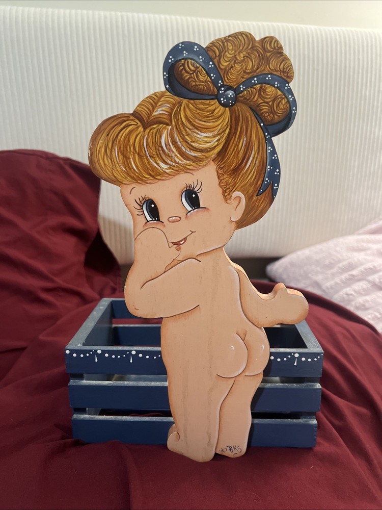 Cute Shy “destiny” Basket for Bathroom Storage