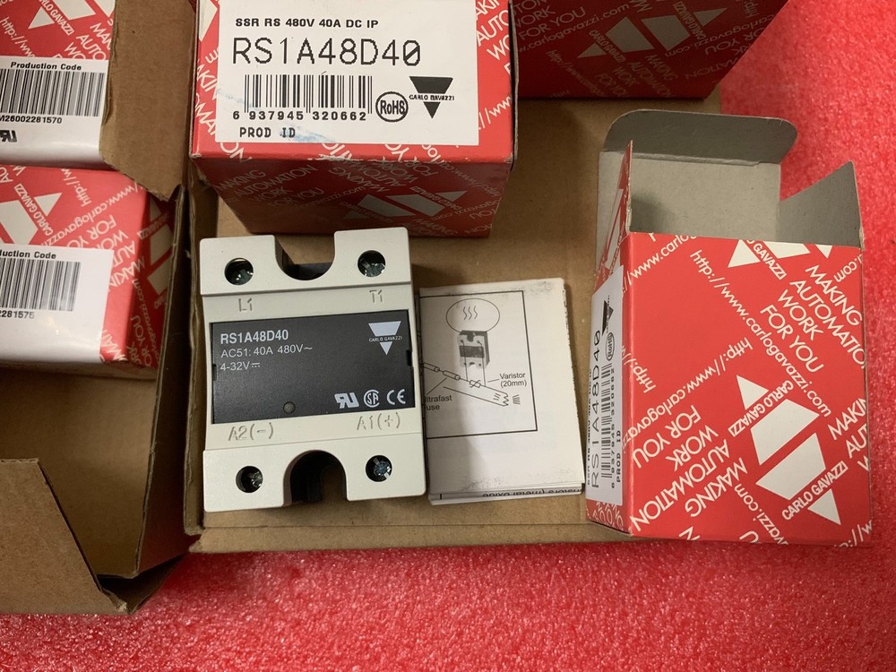 1PCS NEW RS1A48D40 Solid state relay