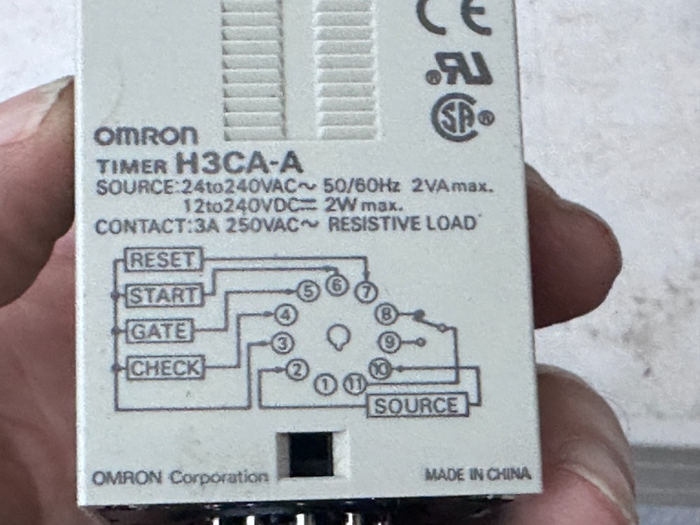 Omron H3CA-A Solid State Timer w/IDEC SR3P-05 Socket