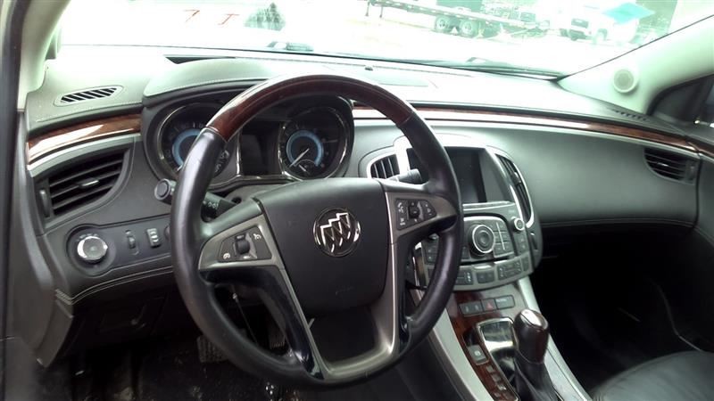 LACROSSE 2010 High Mounted Stop Light 1036526111