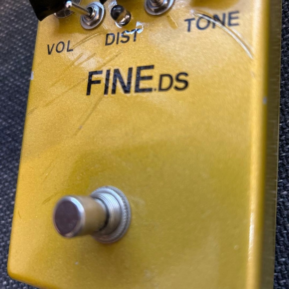 HUMAN GEAR FINE.DS Distortion Pedal Gold
