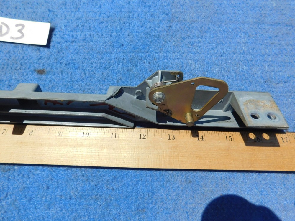 Seeburg STD160 STD3 Cabinet Lid Guide #14-457232 Left Hand