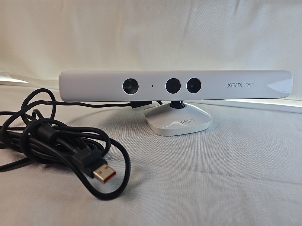 Microsoft Xbox 360 Kinect Sensor Model 1414 White Motion Camera Bar USB